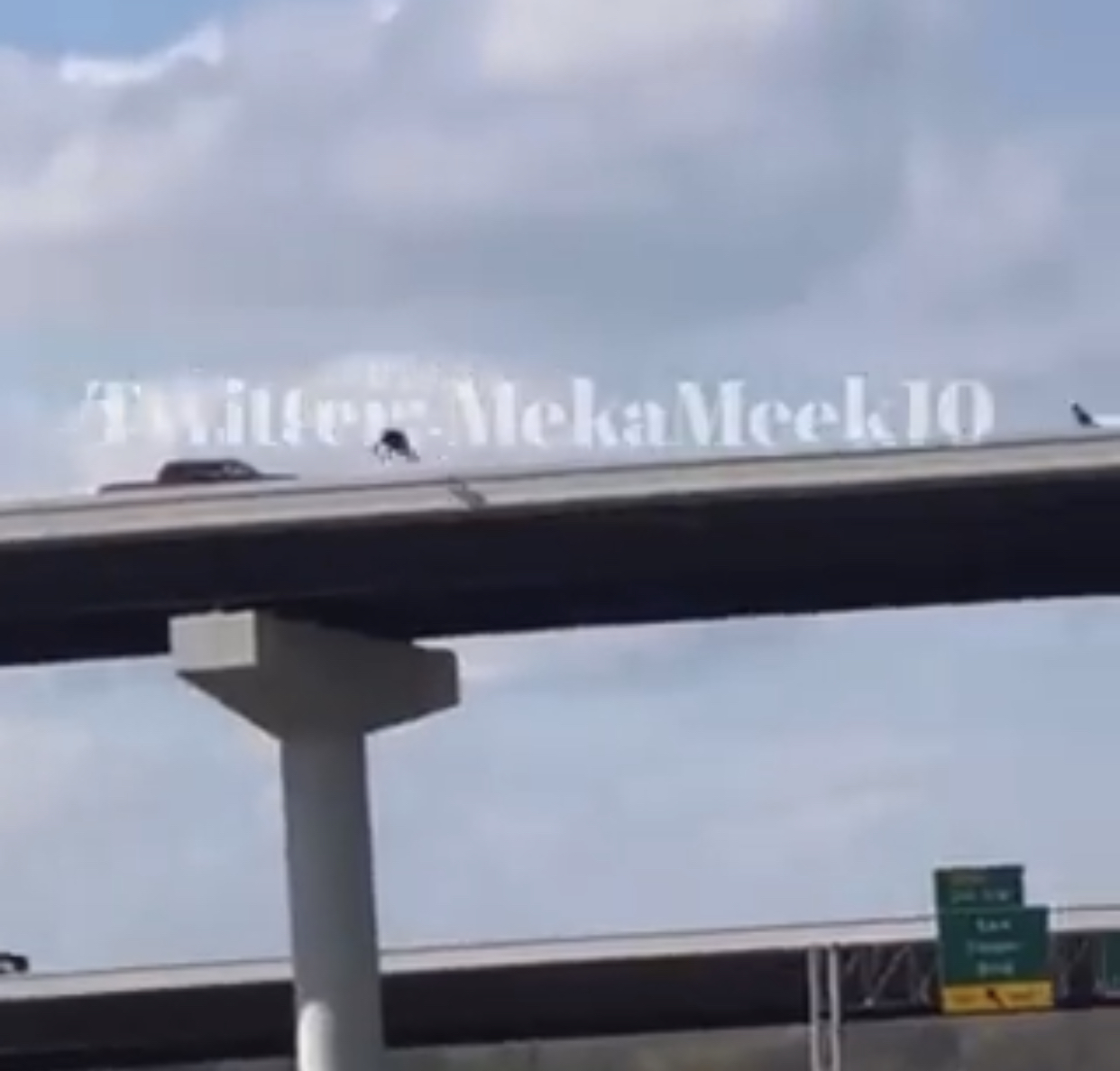 Man Jumps Off Memphis Highway Bridge Video